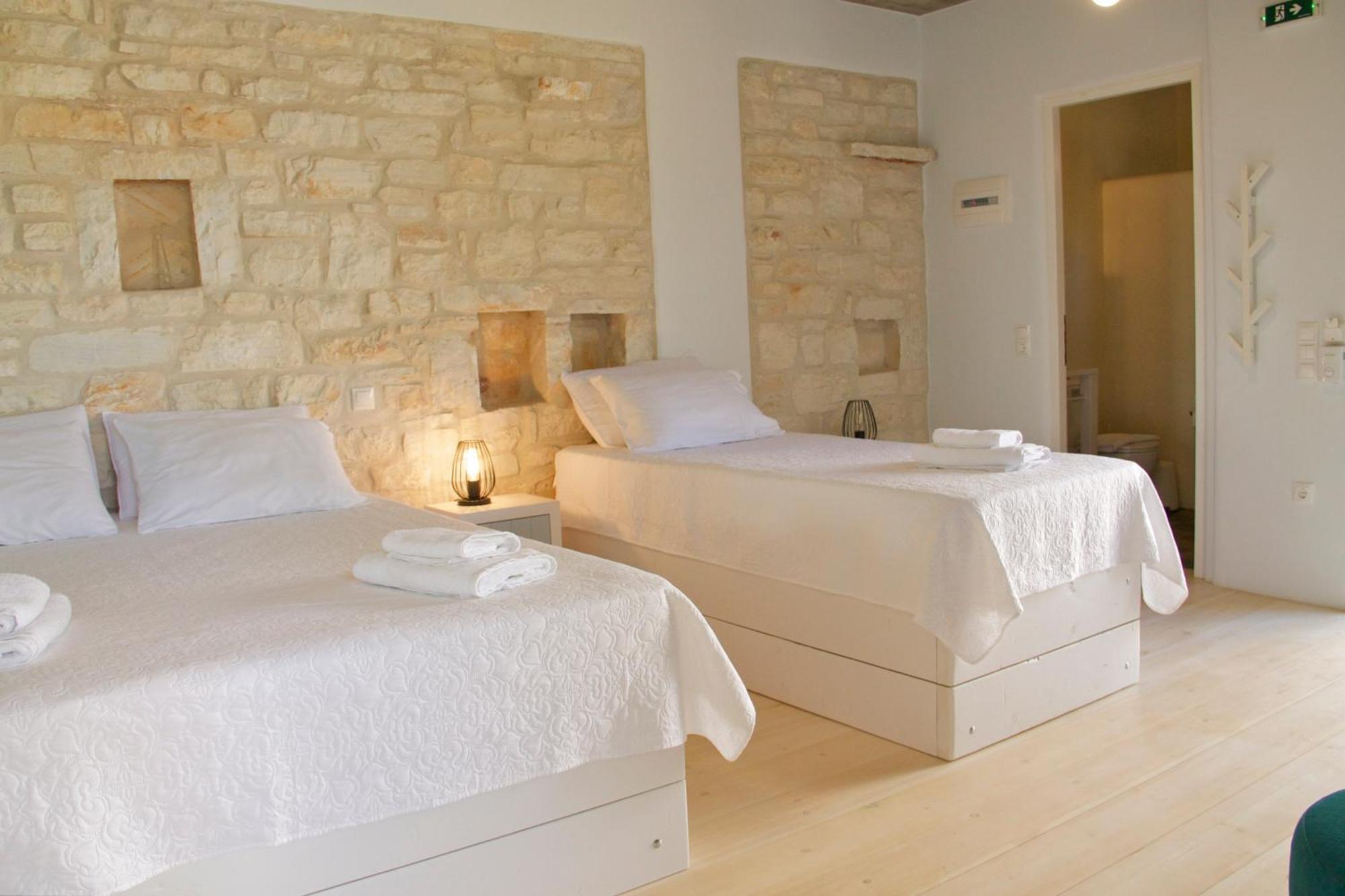 Aparthotel Nomads House à Logaras Extérieur photo