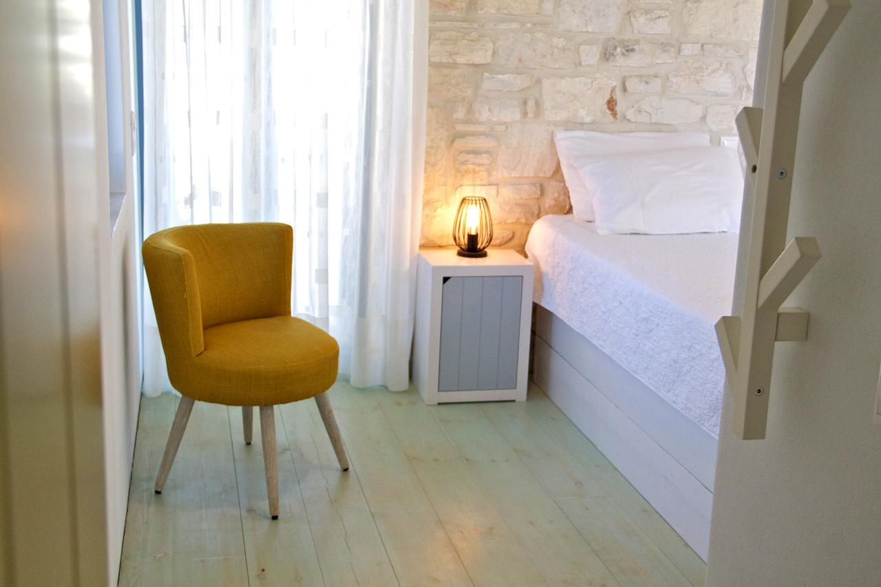 Aparthotel Nomads House à Logaras Extérieur photo