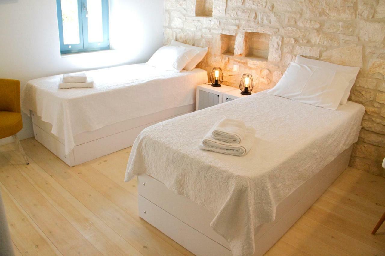 Aparthotel Nomads House à Logaras Extérieur photo